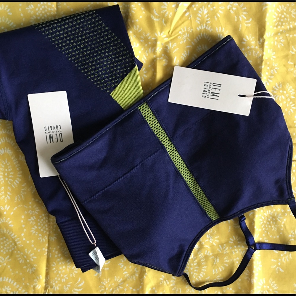 Demi Lovato fabletics (sportswear)